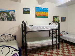 Hostal mil Mascaras